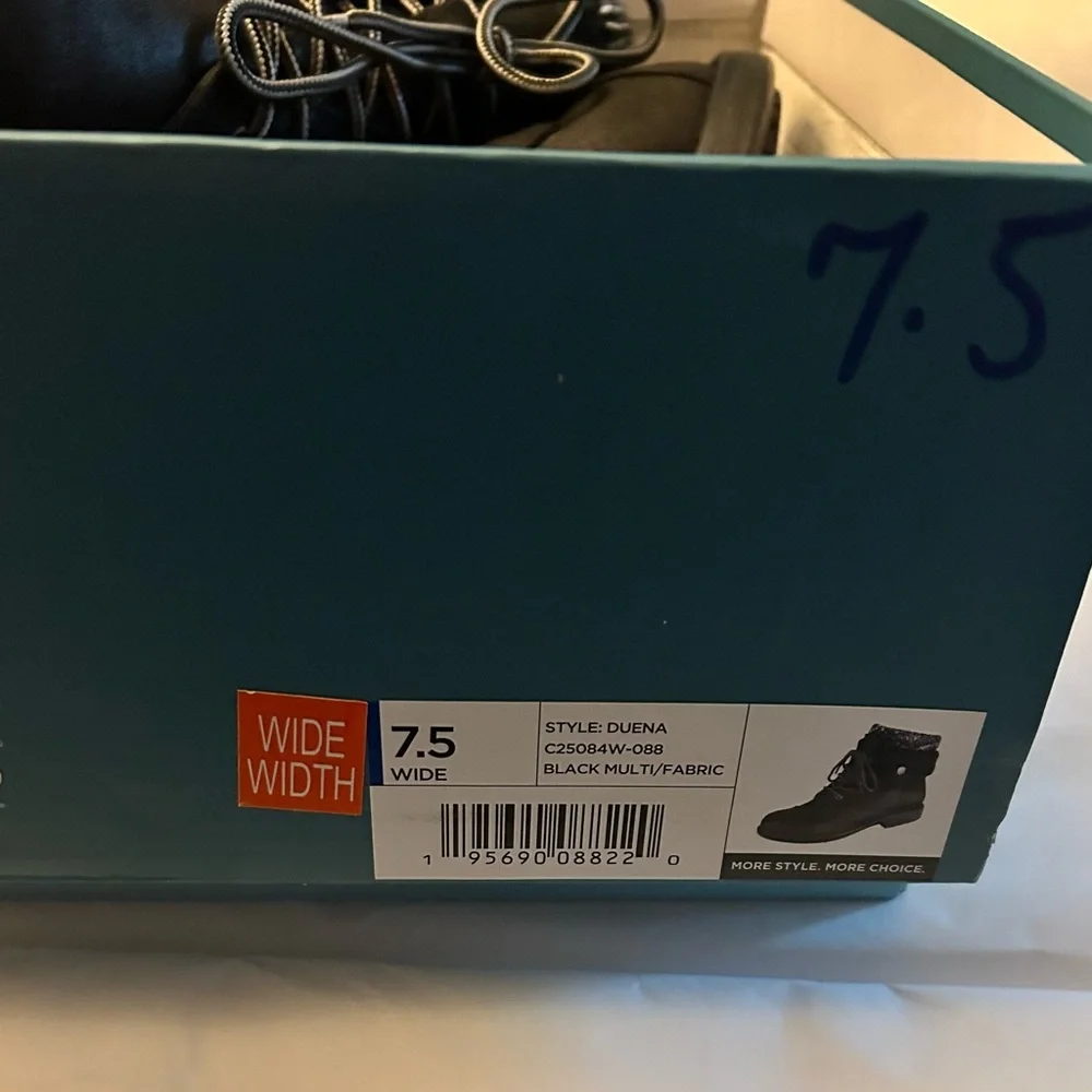 Cliff By White Mountain Woman’s Tie Up Boots Size 7.5 NIB